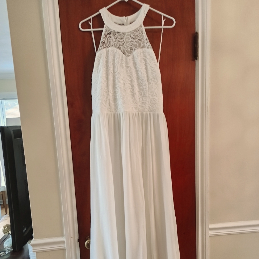 Long XL white/ivory lace/chiffon Wedtrend gown with lace halter top.